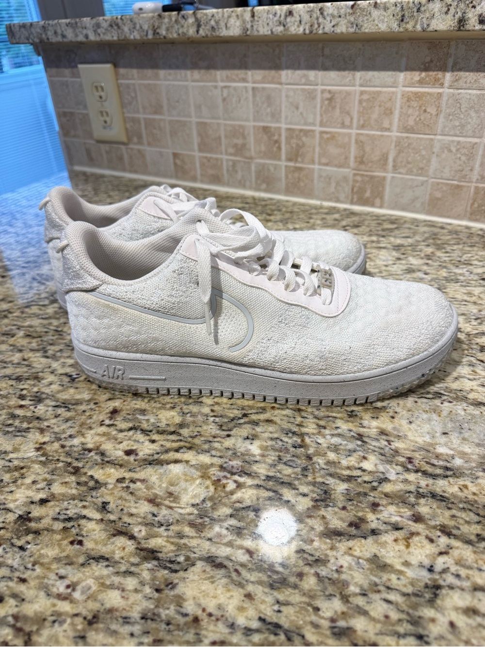Nike Men’s White Low-Top Knit Sneakers
